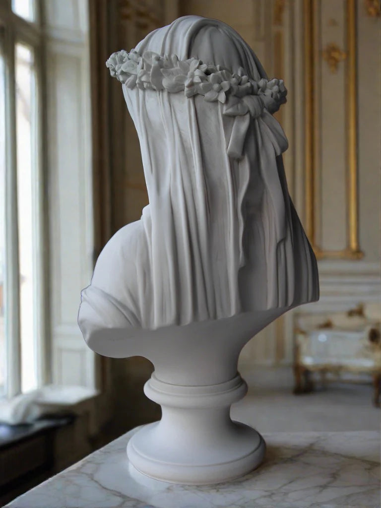 Patsas - VEILED LADY 37 cm