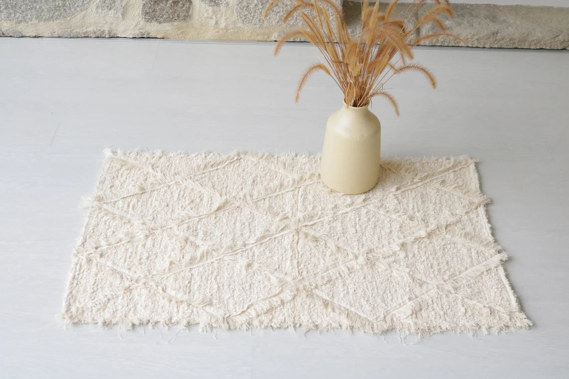 KYLPYHUONEEN MATTO - 50 x 100 - LUONNONVALKEA