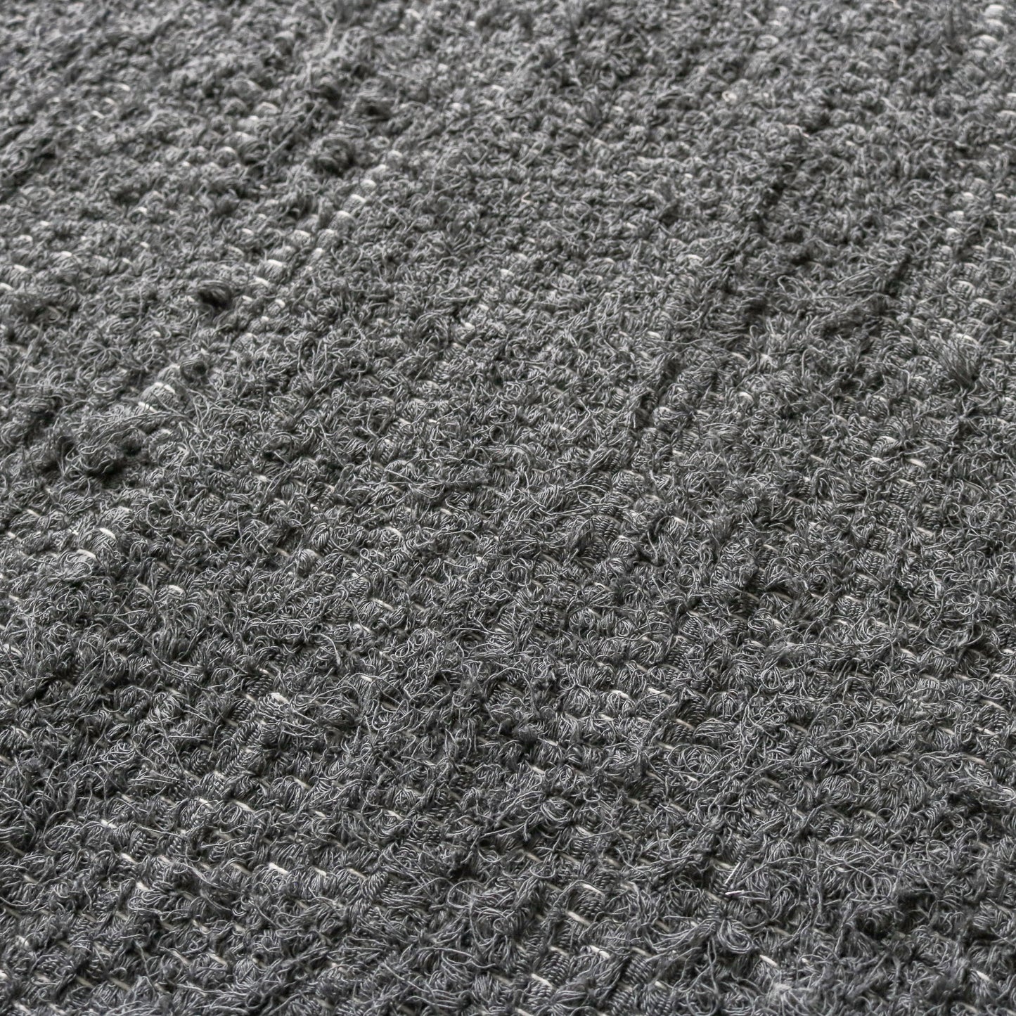 KÄSINKUDOTTU OLOHUONEEN MATTO - SINIHARMAA