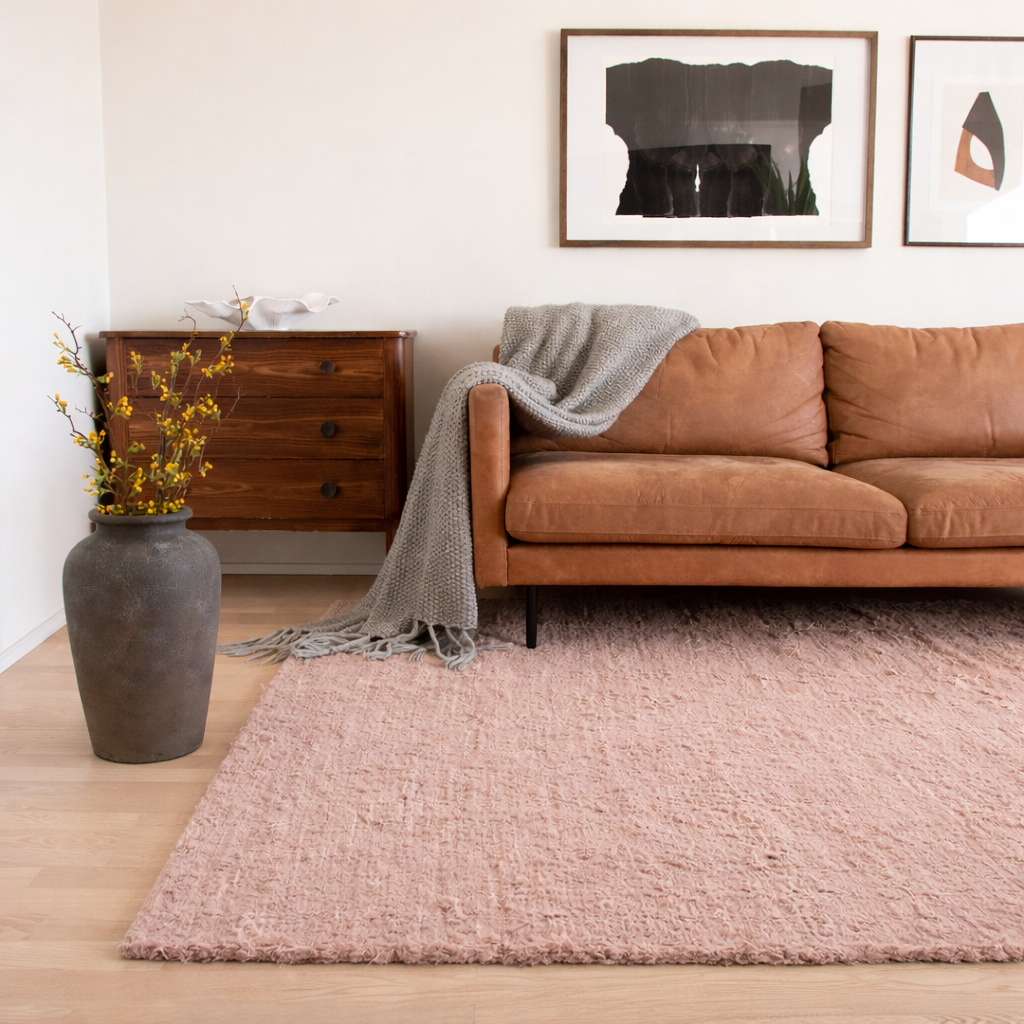 KÄSINKUDOTTU OLOHUONEEN MATTO - HAALEA ROOSA
